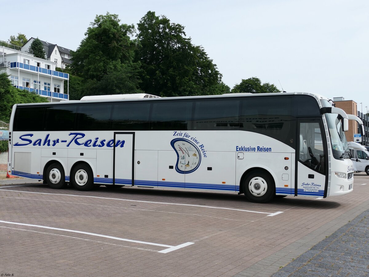Volvo 9700 von Sahr-Reisen aus Deutschland im Stadthafen Sassnitz.