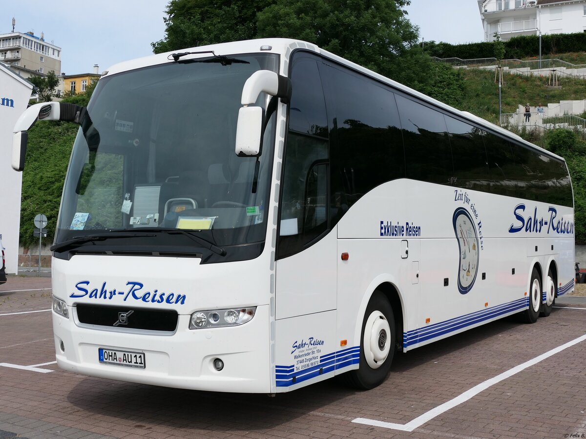 Volvo 9700 von Sahr-Reisen aus Deutschland im Stadthafen Sassnitz.