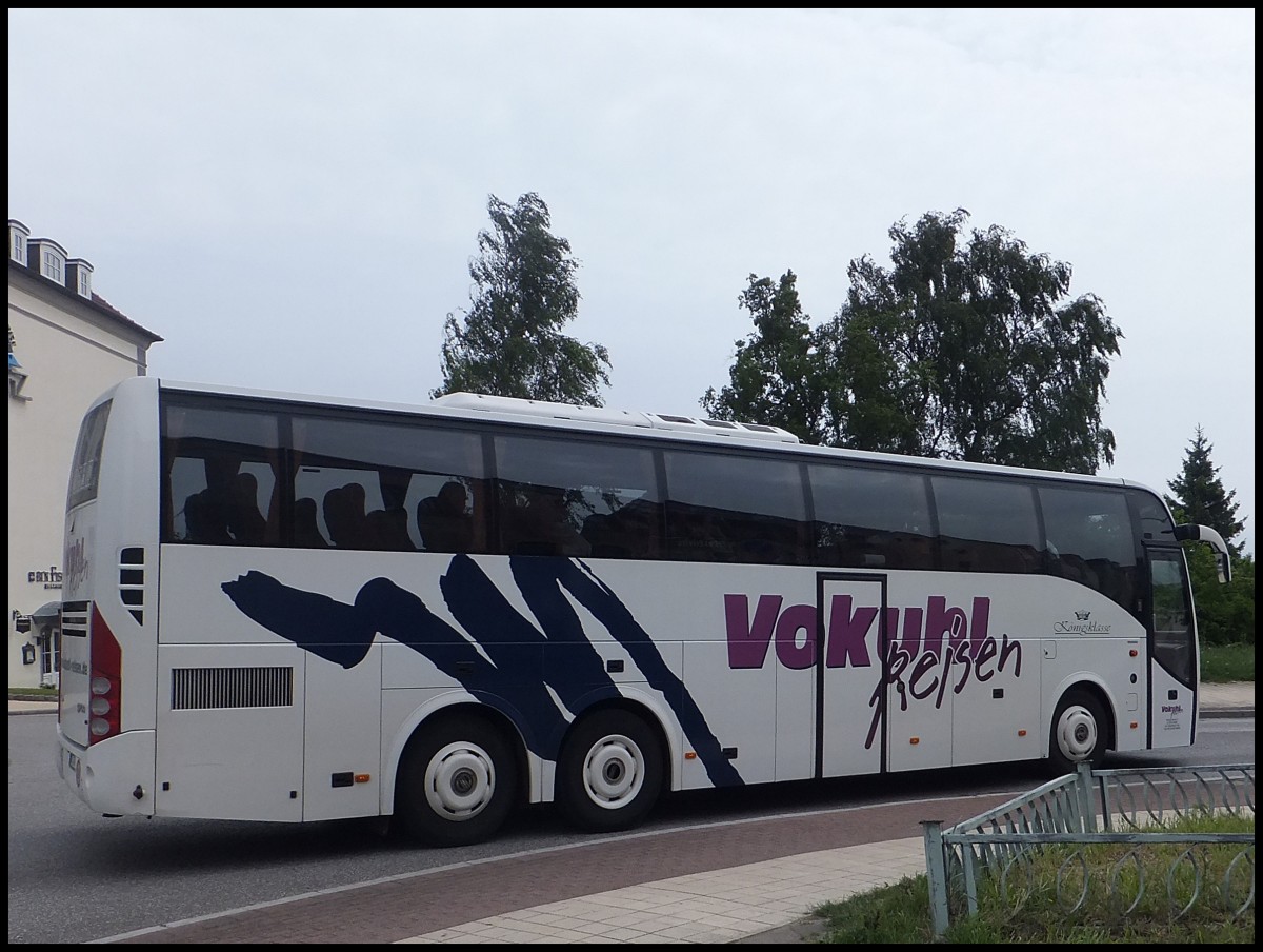 Volvo 9700 von Vokuhl Reisen aus Deutschland in Sassnitz.