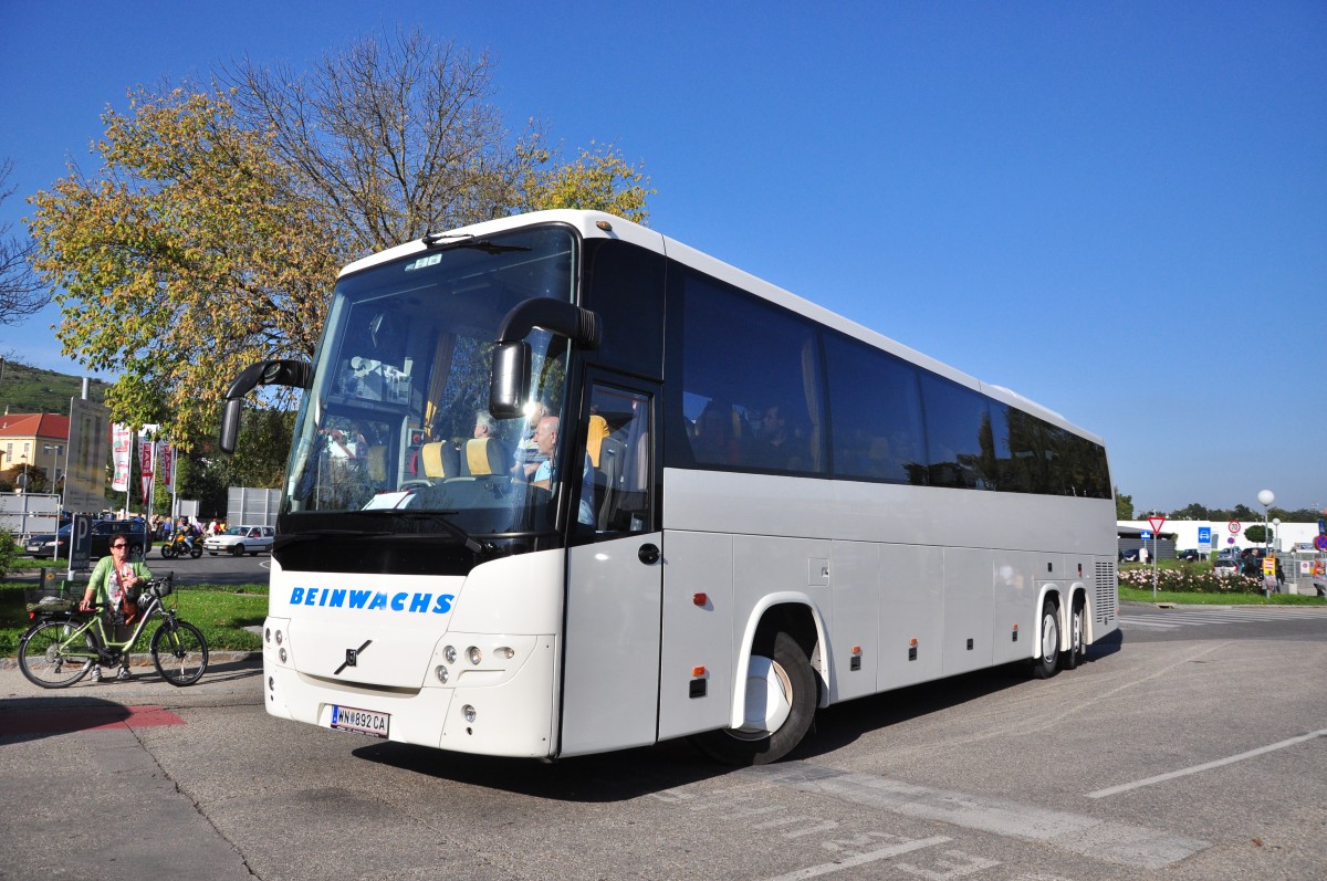 Volvo 9900 von Beinweachs Reisen aus sterreich am 28.9.2014 in Krems.