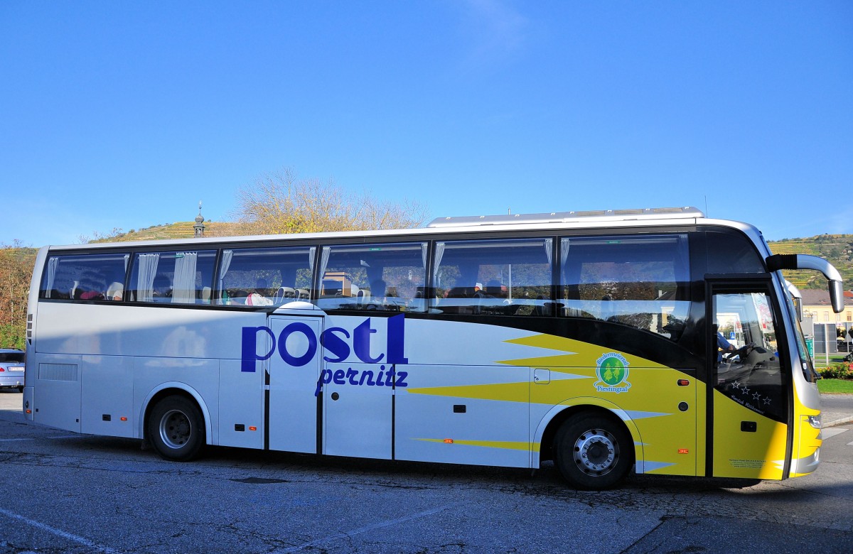 VOLVO 9900 von Postl Reisen aus sterreich am 18.10.2014 in Krems.