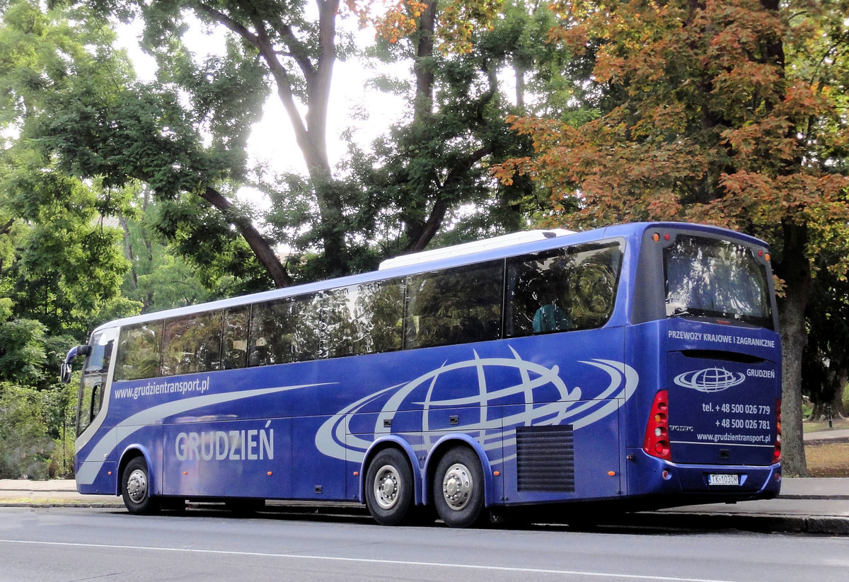 Volvo von Grudzientransport.pl in Krems gesehen.