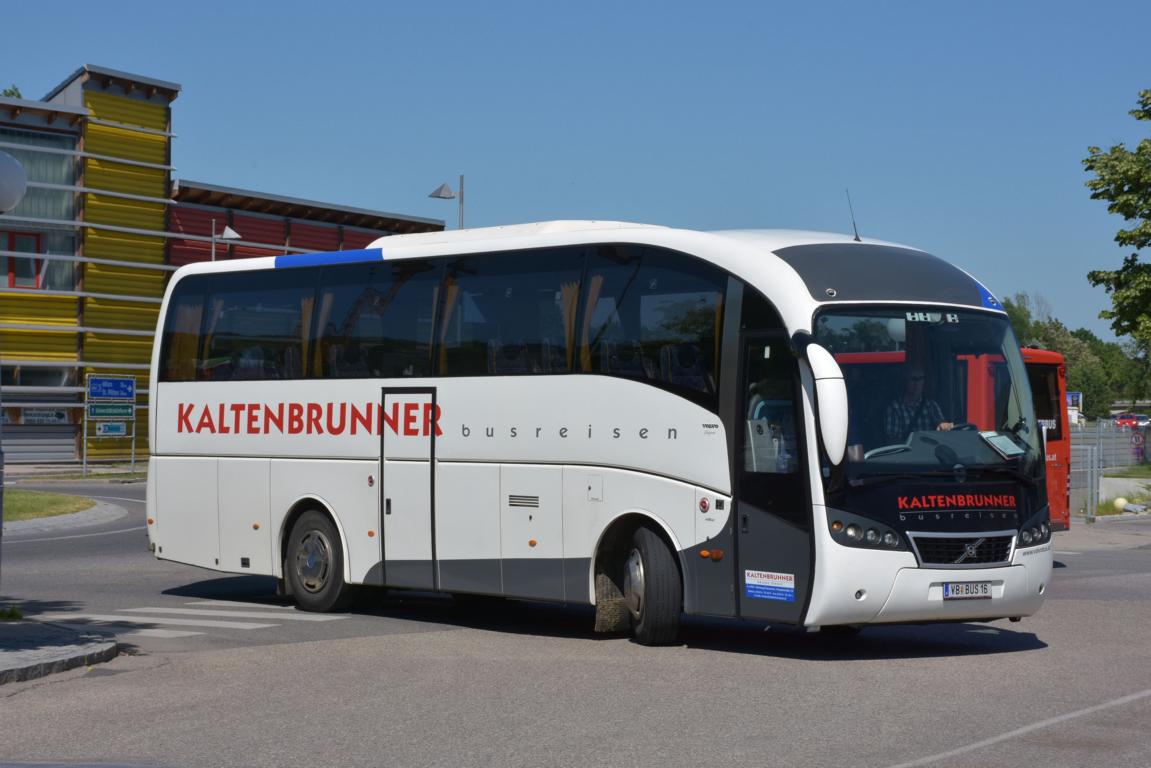Volvo Sunsundegui von Busreisen KALTENBRUNNER aus Obersterreich in Krems.