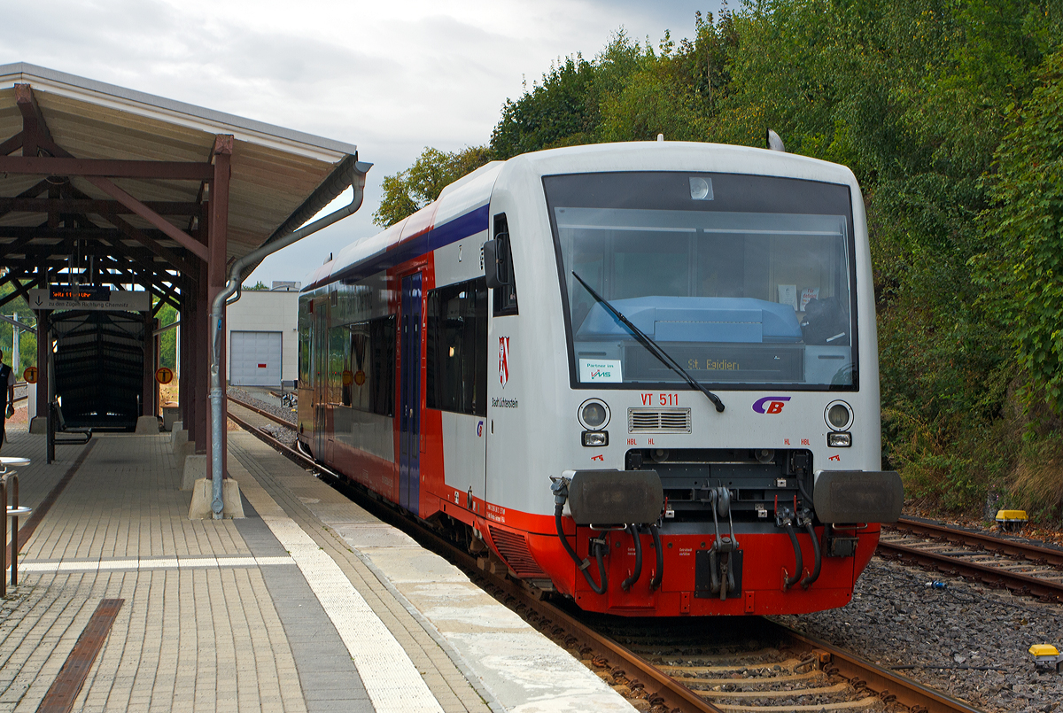 
VT 511  Stadt Lichtenstein  (650 049-9) ein Stadler Regio-Shuttle RS1 der City-Bahn Chemnitz steht am 25.08.2013 im Stollberg (Sachsen) zur Abfahrt nach St. Egidien bereit.

Der Triebwagen wurde 2001 bei Stadler Rail unter der Fabrik-Nr. 37128 gebaut, er hat Fahrzeugregister-Nummer 95 80 0650 049-9 D-CB.