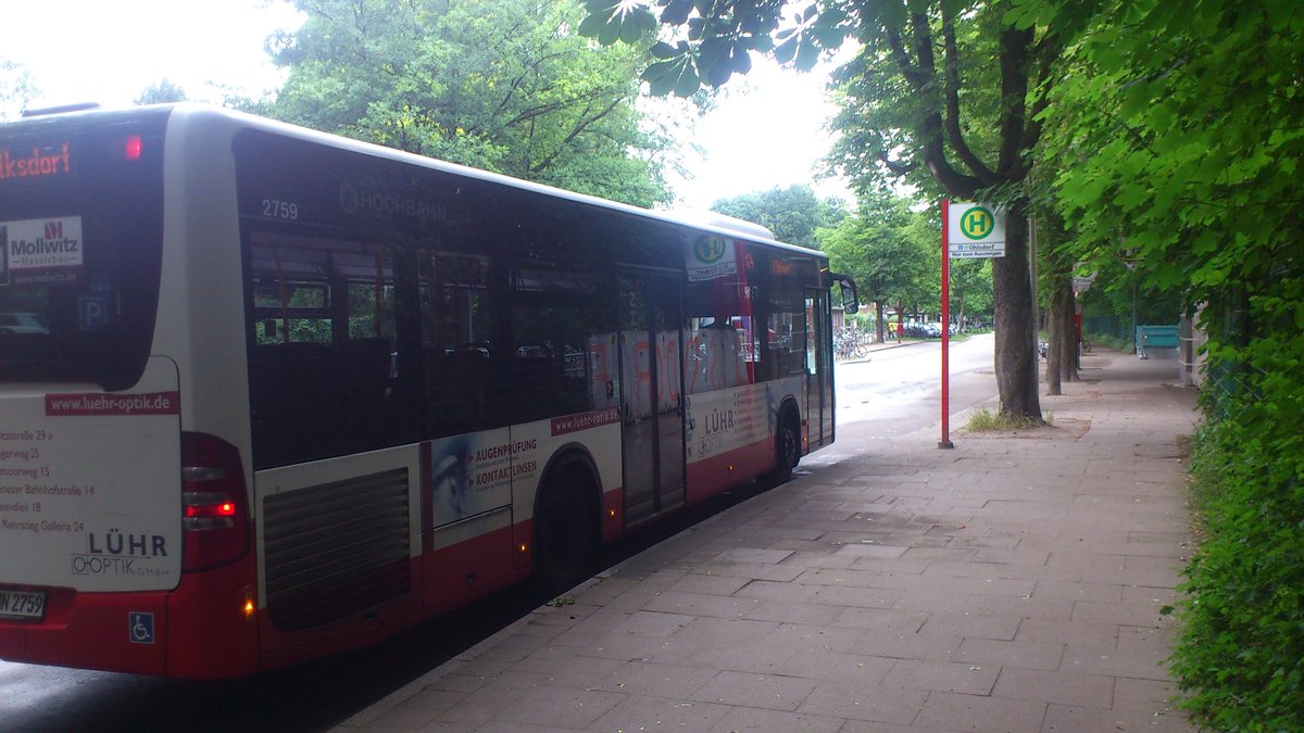 ....wartet auf die weiter fahrt 