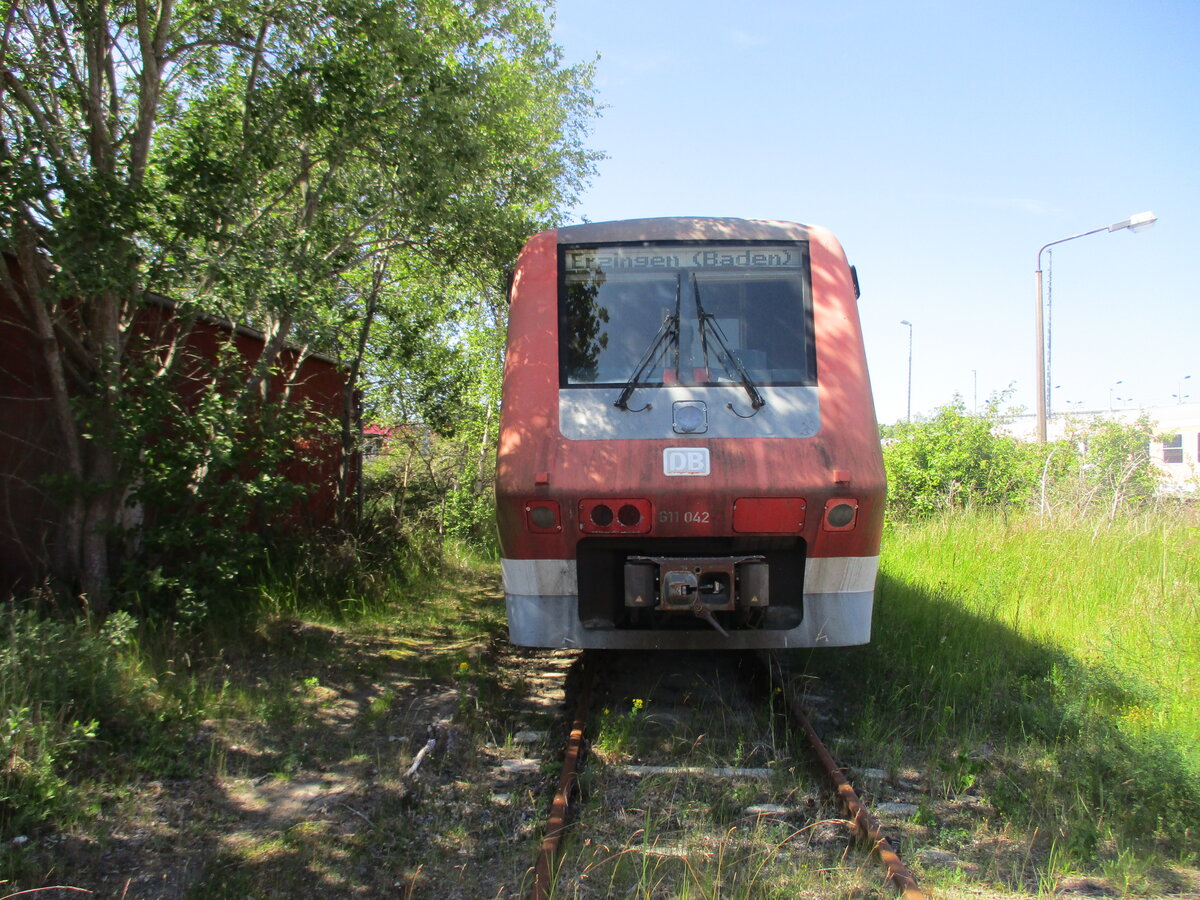 Wie die Zukunft für den 611 042 aussieht ist ungewiß.In Mukran habe ich den 611,am 29.Juni 2025,gefunden.