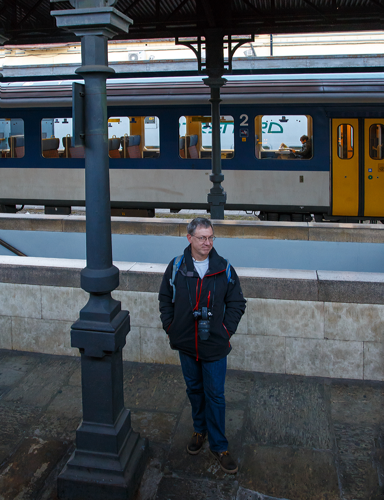 
Wir hätten Ihn gerne in unsere Koffer mit genommen... 
Leider war der Koffer zu klein, und so hießt es doch Abschied nehmen, aber  Auf Wiedersehen  heißt auch wir sehen uns wieder. Im Bahnhof Domodossola am 27.12.2015.

Wir haben mit Ihn aber die sehr kurze Zeit sehr genossen.
