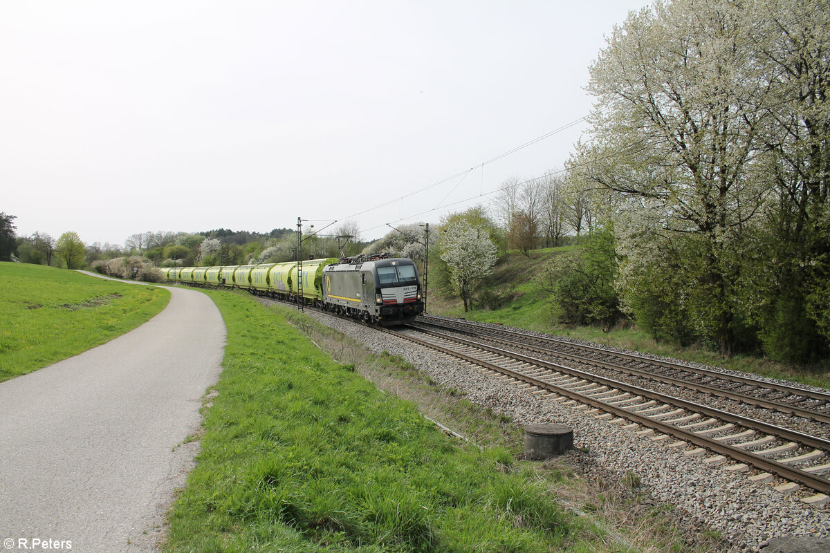 X4E 796 alias 193 796 zieht bei Plling ein Getreidezug. 07.04.24