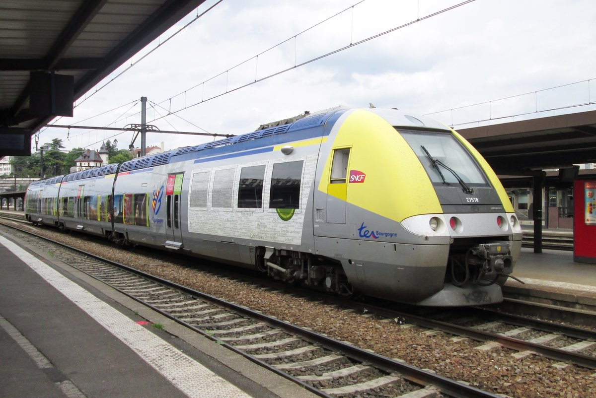 Z-27570 steht am 2 Juni 2014 in Dijon-Ville. 