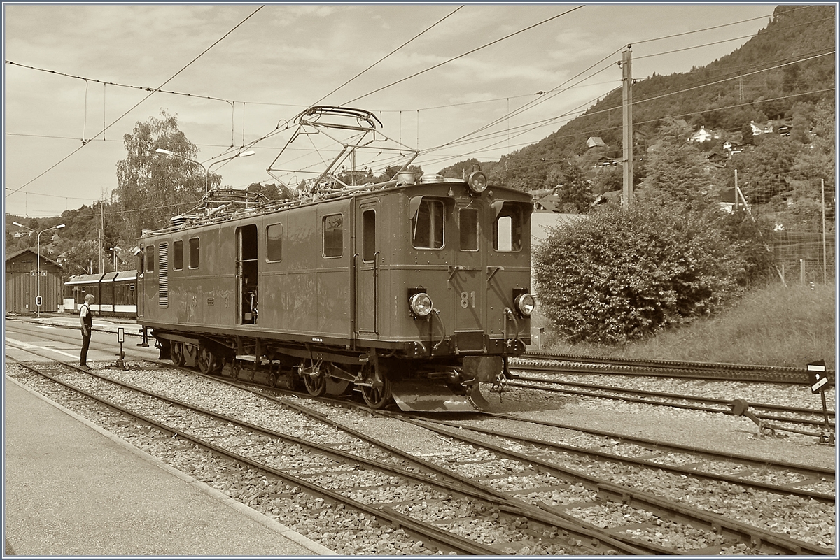 Zu meiner Freude stand an diesem Sonntag, wieder einmal die faszinierende Bernina Bahn Ge 4/4 81 im Einsatz; das Bild zeigt die Lok beim Umfahren in Blonay.

16. August 2020