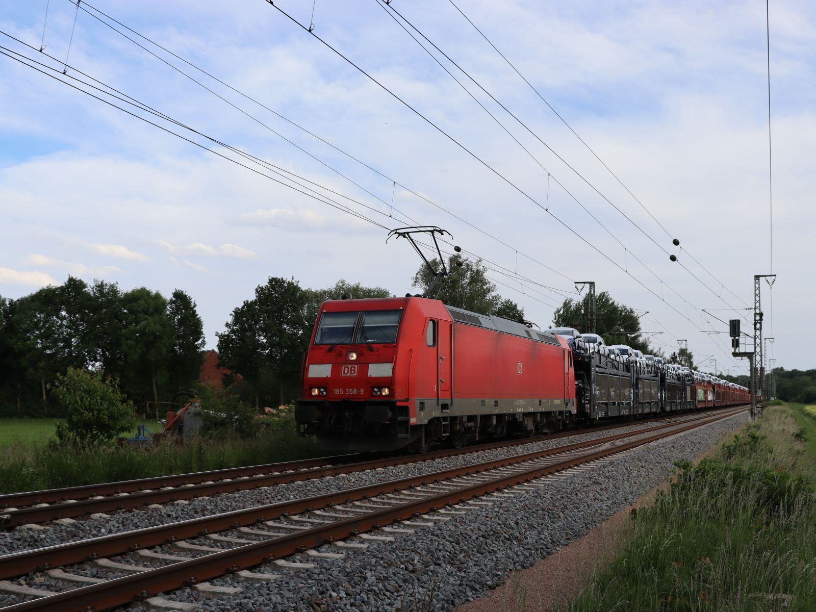 DB Cargo Lokomotive 185 358-9 Devesstrae, Salzbergen 03-06-2022.

DB Cargo locomotief 185 358-9 Devesstrae, Salzbergen 03-06-2022.