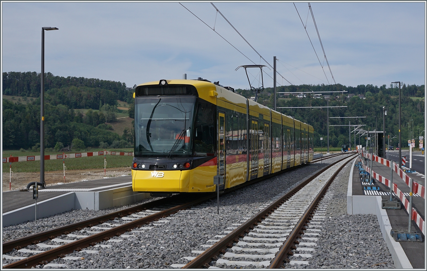 Der neue WB (Waldenburgerbahn) Be 6/8 101 ist bei Bubendorf Bad auf Testfahrt. 

30. August 2022