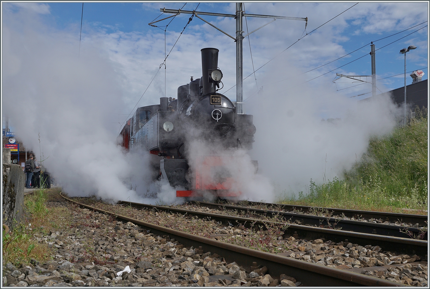 Festival Suisse de la vapeur 2024 / Schweizer Dampffestival 2024 der Blonay-Chamby Bahn Auch dieses Jahr bot das Festival Suisse de la vapeur/Schweizer Dampffestival der Blonay-Chamby Bahn drei Tage lange Dampf vom Feinsten; die SEG G 2x 2/2 105 der Blonay-Chamby Bahn lässt in Blonay mächtig Dampf ab. 

20. Mai 2024