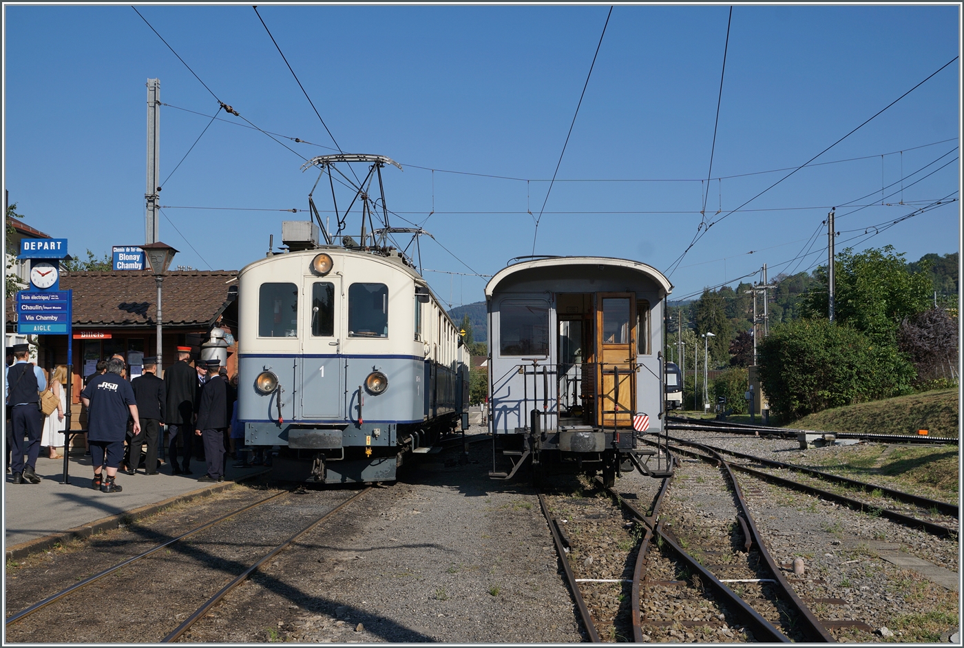  Le Chablais en fête  bei der Blonay Chamby Bahn. Die Eröffnung des ersten Teilstückes der Bex - Villars Bahn vor 125 Jahren, sowie die vor 80 Jahren erfolgte Fusion einiger Strecken im Chablais waren der Anlass zum diesjährigen Herbstfestivals  Le Chablais en fête. Als besondere Attraktion verkehrte der ASD BCFe 4/4 N° 1  TransOrmonan  der TPC mit seinem B 35 als Gastfahrzeug auf der Blonay-Chamby Bahn. Das Bild zeigt ASD BCFe 4/4 N° 1 mit B 35 in Blonay. 10. September 2023