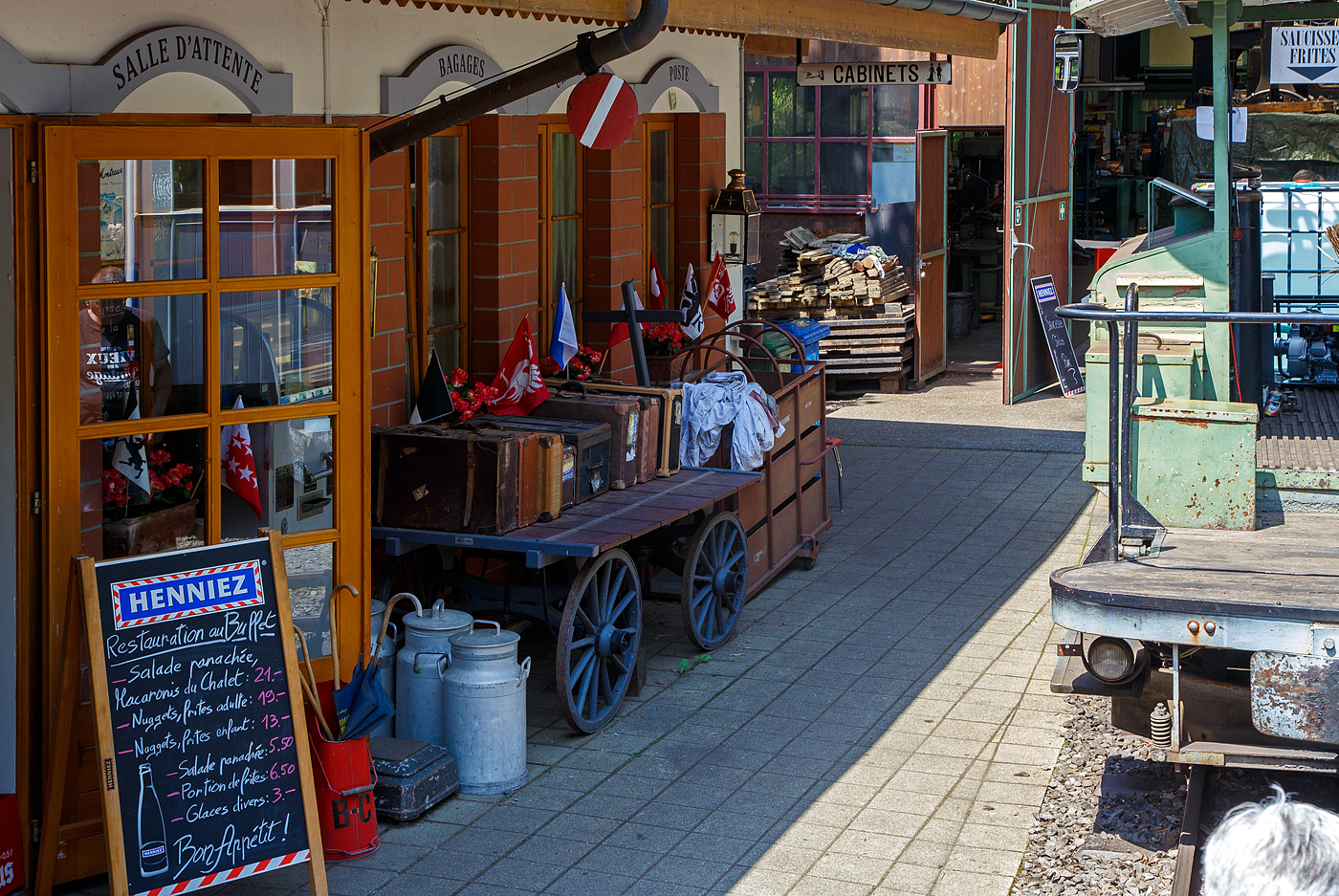 Museumsbahn-Romantik pur – Pfingsten 2023 (Samstag 27. bis Montag 29. Mai 2023) fand bei der Museumsbahn Blonay–Chamby das Schweizer Dampffestival 2023 / Festival suisse de la Vapeur 2023 statt, hier am 27.05.2023 im Museumsareal in Chaulin.