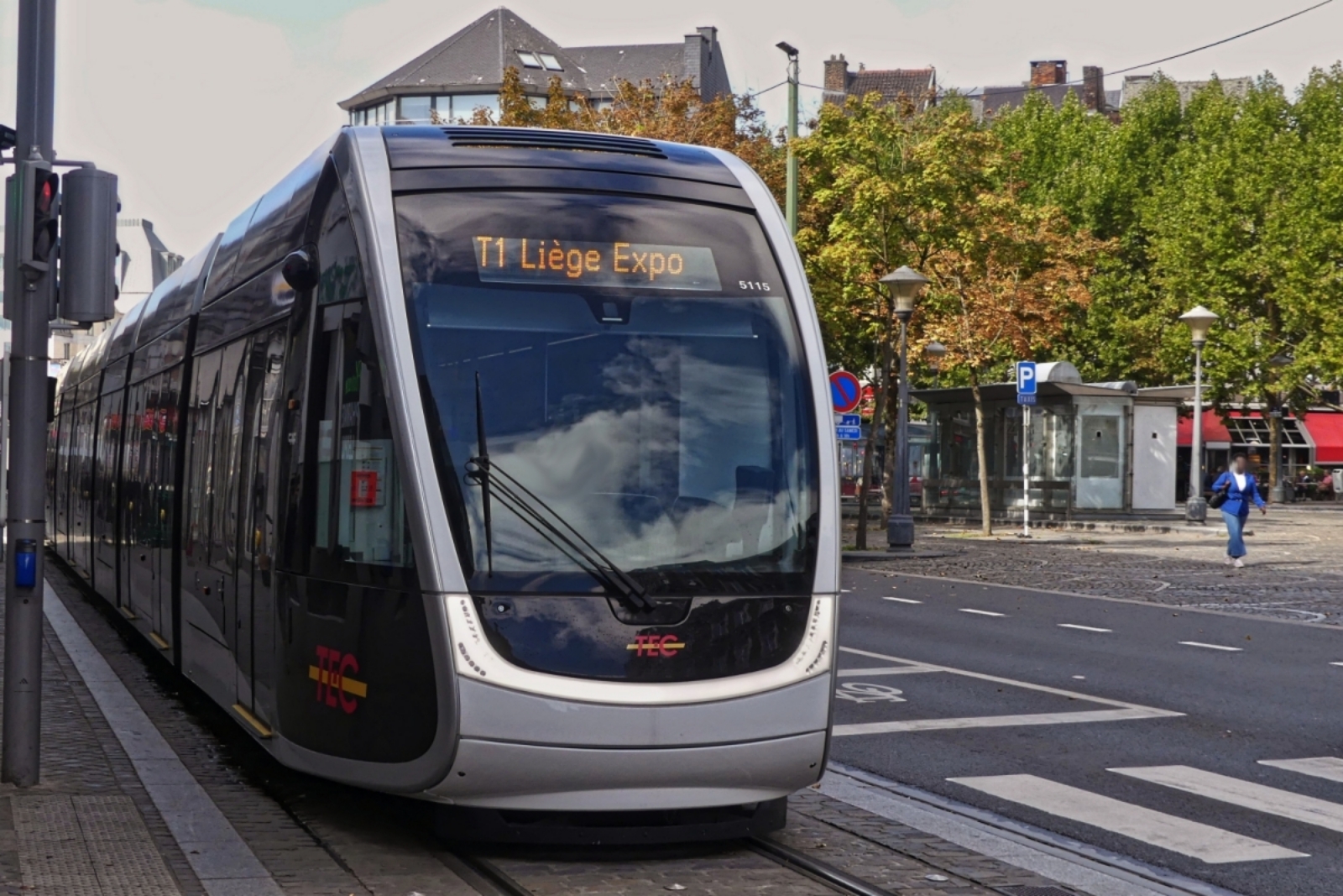 Tram 5115 in L�ttich, in der Rue L�opold, gegen�ber vom Busbahnhof Lambert. 18.09.2025
