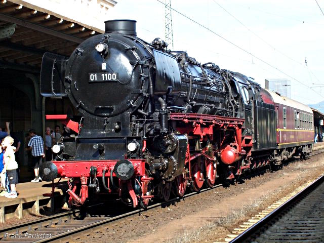 01 1100 lud zu F�hrerstandmitfahrten beim 2. Bebraer Dampfloktreffen ein (Bebra, 16.09.2006)