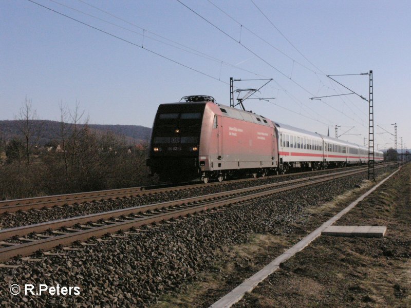101 021-4 zieht bei Thngersheim den IC2026 Passau-Hamburg . 16.02.08

