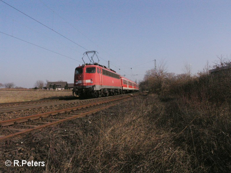 110 444-7 schiebt den RE15423 Wiesbaden HBF bei Geisenheim. 13.02.08
