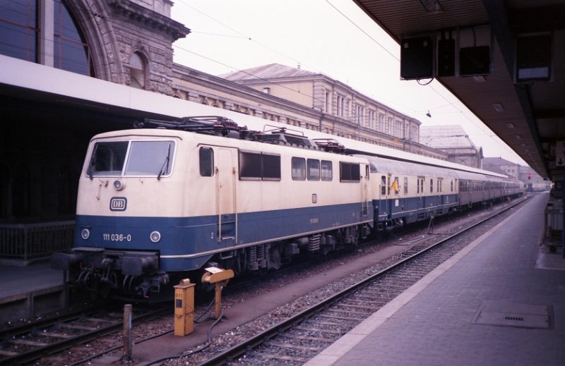 111 036-06 Nrnberg Hbf Februar 1989.
