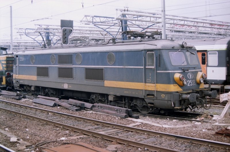 2558 Brussel-Zuid 20-08-1994 (Scan von Negative).