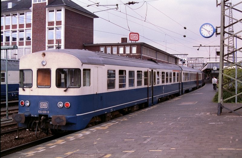 624 630-0 Munster Hbf 04-08-1992 (Scan von Negativ).