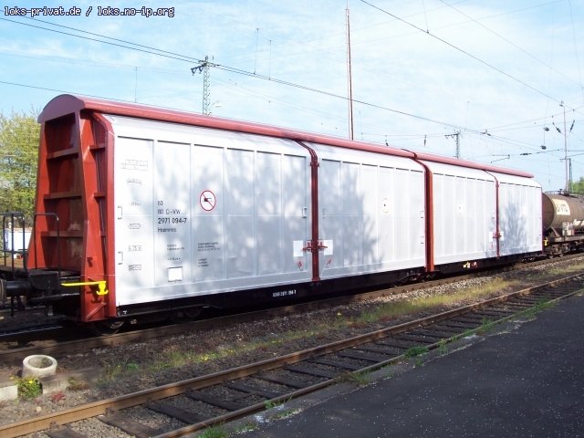 D-VW 63 80 2971 094-7 Haimmrs ist ein neuer geschlossener Autotransporter Bauart f�r den Autohersteller Volkswagen (Bebra, 22.04.2007).