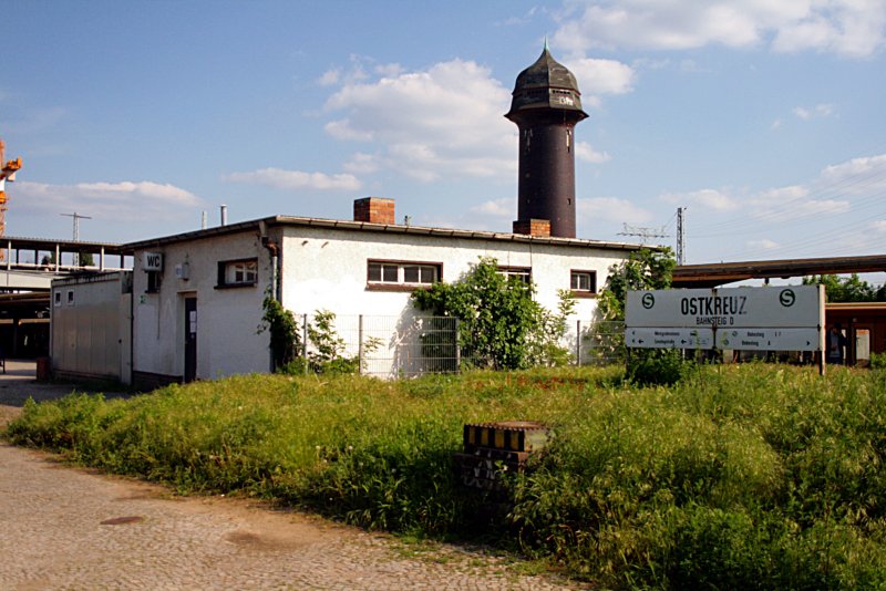 Das Ostkreuz ver�ndert sich. Noch sind Aufnahmen m�glich wie es einmal aussah, so zB. mit Toilette (Baustelle Berlin Ostkreuz, 10.05.2009).
