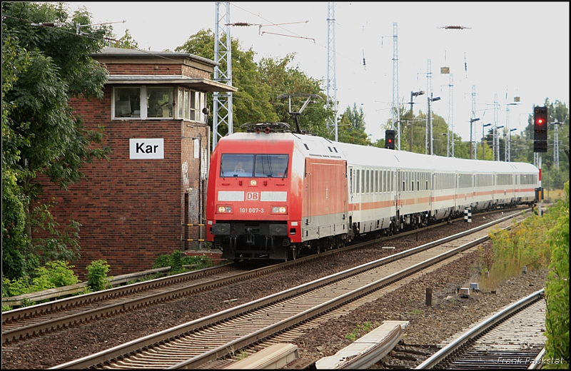 DB 101 007-3 mit dem IC 2157 nach Stralsund (Berlin Karow, 13.08.2009)