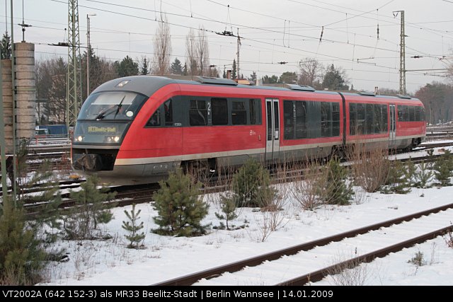 DB 642 152-3, ausgeliehen an M�rkische Regiobahn, als MR33 Beelitz Stadt in Berlin-Wannsee am 14.01.2009
