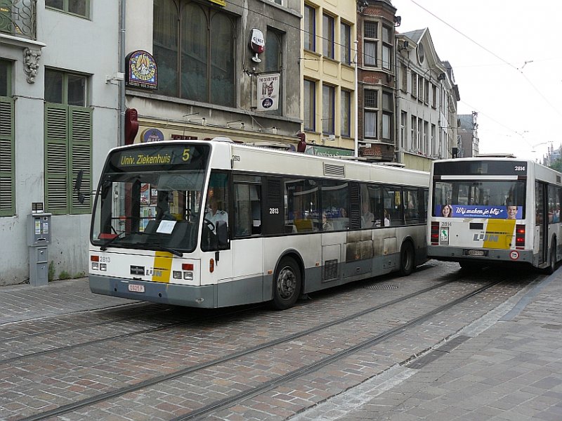 De Lijn Van Hool Bus 2813 in Gent, Belgien 08-06-2007.