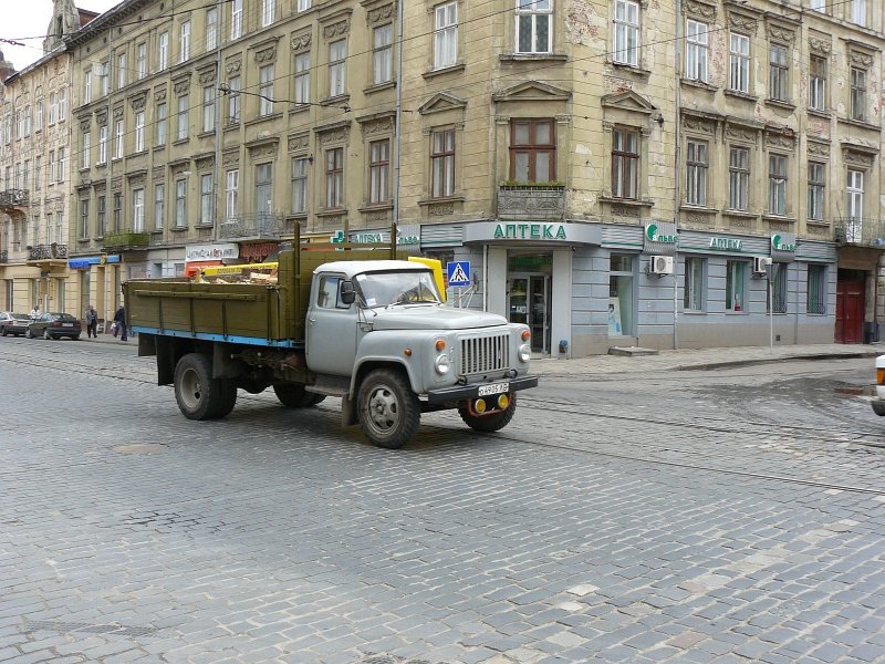 Ein GAZ LKW fotografiert in Lviv, Ukraine am 30-05-2009.