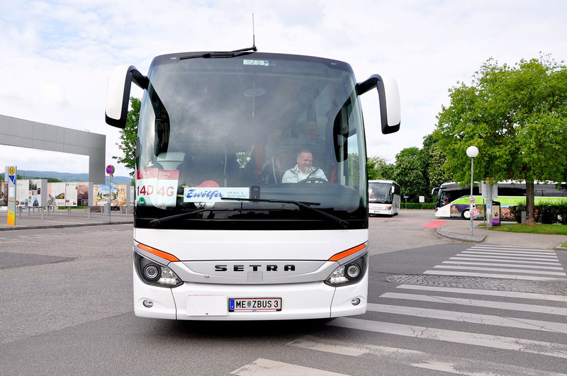 Setra 517 Hd Von Zwolfer Reisen Aus N O In Krems Gesehen Busse Welt Startbilder De