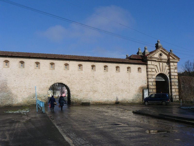 Stadtmauer von Zhovkva 24-03-2008.