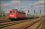 DB AutoZug 113 267 mit einem Pbz am 14.04.2013 in Berlin Sch�nefeld Flughafen u.a. mit ICE-Bordrestaurant 807 017