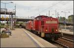 DB Schenker 298 309 mit der aufgebgelten 185 152 und Knickkesselwagen am 08.06.2013 in Eberswalde Hbf