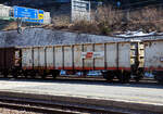 Der vierachsige Drehgestell-Hochbordwagen 31 81 5380 310-4 A-RCW der Gattung Eanos der Rail Cargo Austria (zur �BB) am 28 M�rz 2022 im Bahnhof Brenner /Brennero.