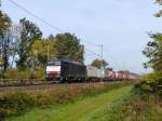 MRCE loc 189 283-5 bei Bahnbergang Haagsche Strasse, Elten Deutschland 30-10-2015.