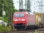 DB Schenker Lok 152 014-7 mit Gterzug.