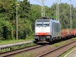 Lineas Locomotive 186 494-1 (91 80 6186 494-1 D-Rpool) Durchfahrt Gleis 1 Bahnhof Empel-Rees 02-09-2021.