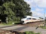 ICE Triebzug 4602 (406 502-5)  Euregio Maas-Rhein  Bahnbergang Kikenheckweg, Hamminkeln 16-09-2022.