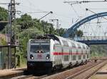 DB Lokomotive 147 576-3 fhrt mit der Wagengarnitur 4903 Gleis 4 Bahnhof Salzbergen 03-06-2022.