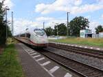 DB ICE neo Triebzug 8018 (408 018) durchfahrt Gleis 1 Bahnhof Empel-Rees 11-07-2024.