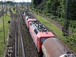 Bahnlogistik24 Lokomotive 482 046-0 (91 85 4482 046-0 CH-IRSI) mit zwei Loks der Baureihe 120 .
