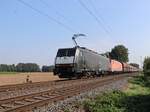 DB Cargo Lokomotive 189 094-6 und Schwestersterlokomotive bei Bahn�bdergang Wasserstrasse, Hamminkeln 19-09-2024.