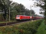DB Cargo Lokomotive 189 037-5 mit Schwesterlok bei Bahn�bergang Haagsche Strasse, Emmerich am Rhein 19-09-2024.