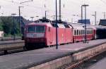 120 138-3 mit IC_Wagen in TEE Lackierung Mnster HBf 04-08-1992.