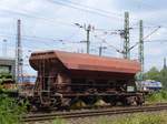 Facs vierachsiger Schttgutwagen mit dosierbarer Schwerkraftentladung aus Luxemburg mit Nummer 37 RIV 82 L-BUG 6940 020-6 Gterbahnhof Oberhausen West, Deutschland 06-07-2018.