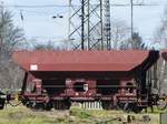 Fcs-x Drehschieber-Seitenentladewagen mit Nummer 21 RIV 80 D-DB 6453 285-4 Gterbahnhof Oberhausen West 12-03-2020.