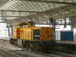 Strukton MaK 1206 diesellok 303001 'Carin' Gleis 9a Amsterdam Centraal Station 23-01-2013.